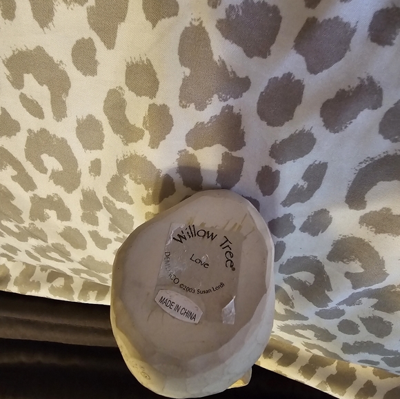 Willow Tree "Love" - Picture 3 of 3